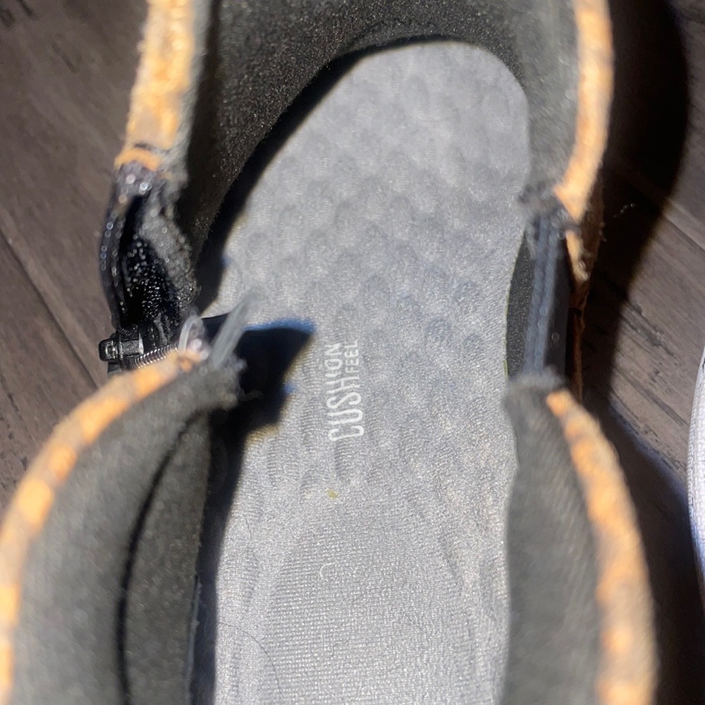 Clarks Cheetah Print Sneaker Size 6 1/2 women’s - Picture 4 of 5